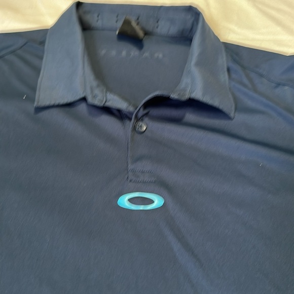 Oakley Men's Blue Polo Shirt Size Large Regular Fit - Picture 2 of 7